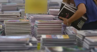 Prefeitura suspende entrega de cartões para material escolar