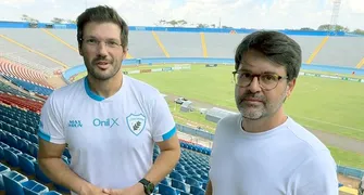 Tiago Amaral e Bellintani visitam estádio do Café