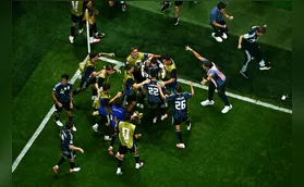 Argentina vira sobre a Inglaterra e vai à final da Copa contra a Espanha