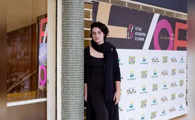 Atriz Milla Fernandez conta como é 'atravessar o fogo'