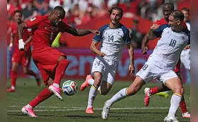 Canadá busca empate com a Bósnia na estreia
