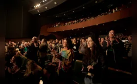 Denise Fraga arrebata o público com "Eu de Você"