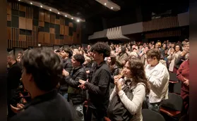 Grupo Giramundo encanta o público com teatro de bonecos