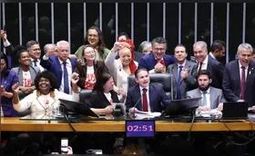 Setor produtivo repudia fim da 6x1; movimento sindical comemora