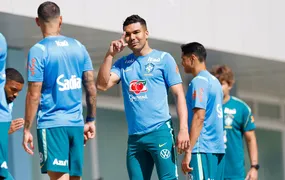 Casemiro explica polêmica com Endrick e elogia atacante