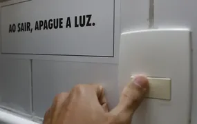 Conta de luz continuará com acréscimo da bandeira amarela em junho