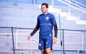 Gilberto tem lesão óssea e não tem prazo para voltar ao Londrina