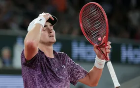 João Fonseca é eliminado por Mensik nas quartas de final de Roland Garros