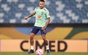 Médico confirma lesão de Neymar e detalha situação