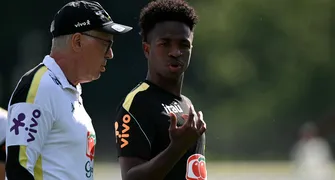 Ancelotti e Vini Júnior brilham juntos mais uma vez