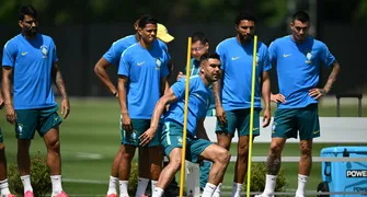 Após empate, Brasil se fecha e Ancelotti avalia mudanças