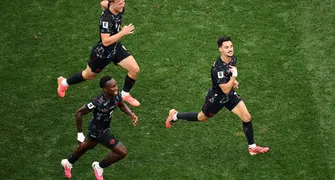 Canadá vence África do Sul e vai às oitavas de final da Copa