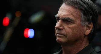 Alexandre de Moraes decide manter Bolsonaro em prisão domiciliar