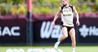 Em jogo de opostos, Flamengo visita o Inter no Beira-Rio