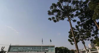 Em meio a negociações, partidos definem candidaturas no Paraná