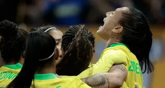 Em virada relâmpago, seleção brasileira feminina vence Estados Unidos