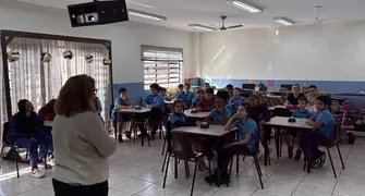 Escola de Londrina promove debate sobre 'fake news'