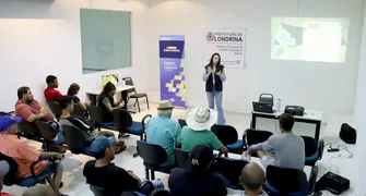 Ex-carroceiros participam de capacitação e planejam novas atividades