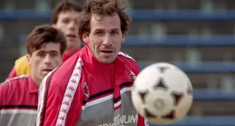Franco Baresi, lendário zagueiro italiano, morre aos 66 anos