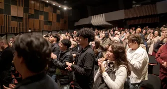 Grupo Giramundo encanta o público com teatro de bonecos