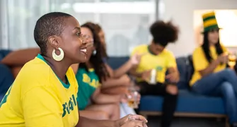 Jogos do Brasil na Copa: o que muda na jornada de trabalho?