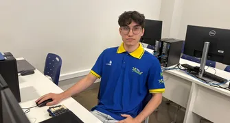 Jovem de Londrina se prepara para 'Copa do Mundo' das profissões