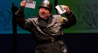 Leo Bassi trouxe ao FILO o riso como subversão