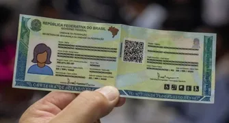 Nova Carteira de Identidade Nacional chega a 3,3 milhões de paranaenses