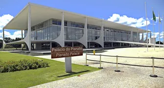 Pesquisa CNT mostra Lula à frente de Flávio, Zema e Caiado