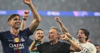 PSG vence Arsenal nos pênaltis e é bicampeão da Champions League