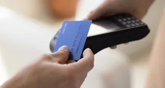 Quase metade dos brasileiros não conseguem manter padrão de vida sem crédito