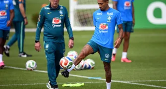 Raphinha é sincero sobre posição na seleção: "Não faço ideia"