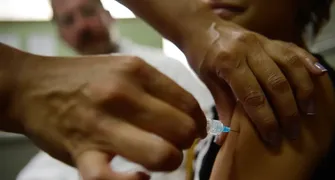 Vacinação de jovens de 15 a 19 anos contra o HPV é prorrogada