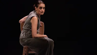 Denise Fraga: "Essa ideia de monólogo não faz sentido, estou com as meninas da banda, que são essas musicistas incríveis no espetáculo, também tem as pessoas que contaram aquelas histórias"