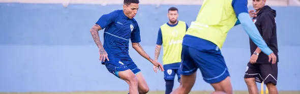 Imagem ilustrativa da imagem Londrina tenta abrir distância do Z4 contra o Náutico nos Aflitos
