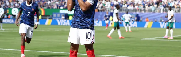 Imagem ilustrativa da imagem Mbappé brilha e França bate Senegal na estreia