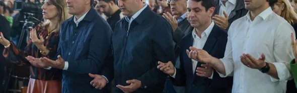 Imagem ilustrativa da imagem Pré-candidatos marcam presença em missa do padroeiro