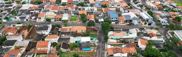 Imagem ilustrativa da imagem Prefeitura inicia entrega de registros de imóveis do Jardim Paraíso