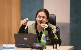 Jessicão é confrontada na feira do Cincão após fala na Câmara de Londrina