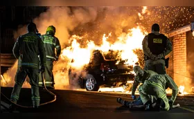 Motorista é resgatado de carro em chamas após colisão em Londrina