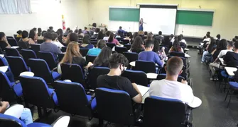 Curso Pré-Vestibular da UEL realiza 'Aulão de Revisão' gratuito nesta sexta