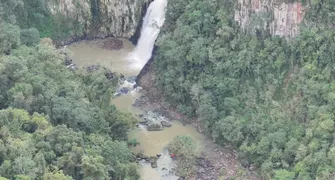 Fotógrafa londrinense quebrou clavícula e morreu afogada após queda em Sapopema, diz laudo
