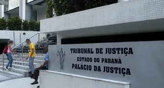 Juízes do Paraná terão de devolver  “penduricalhos”, determina STF