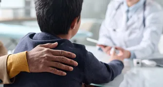 Pediatras alertam para risco de uso de caneta emagrecedora  em crianças