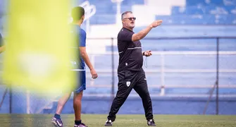 'Sei lidar com a pressão', diz Micale após mais uma derrota do Londrina