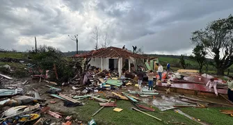 Tornado em Piraí do Sul deixa destruição na zona rural