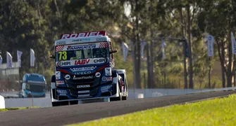 Totti brilha e vence a sexta etapa da Copa Truck em Londrina