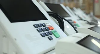 Urna eletrônica ganha nova interface para facilitar a votação