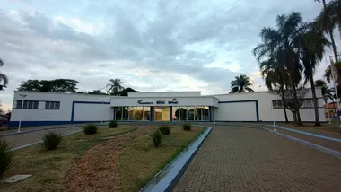 Prédio dos anos 1960 acabou sendo descaracterizado através das décadas, em relação ao projeto original, a partir de inúmeras intervenções
