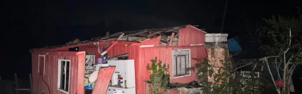 Imagem ilustrativa da imagem Tornado atinge Piraí do Sul (PR) e deixa rastro de destruição